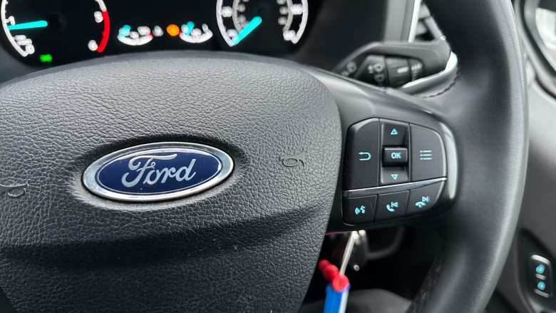 Ford Transit Custom 300 L1 Diesel Fwd 2.0 EcoBlue 130ps Low Roof D/Cab Limited Van